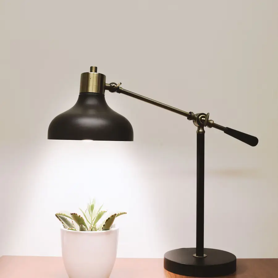 Desk lamp